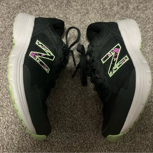 New Balance Black and Pink Sneakers with Green Accents - Picture 4 of 5